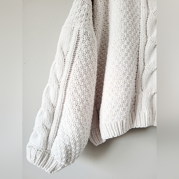 Sadie & Sage Anthropologie Women's Cropped Chunky Cable Knit Sweater Oversized - Picture 12 of 16